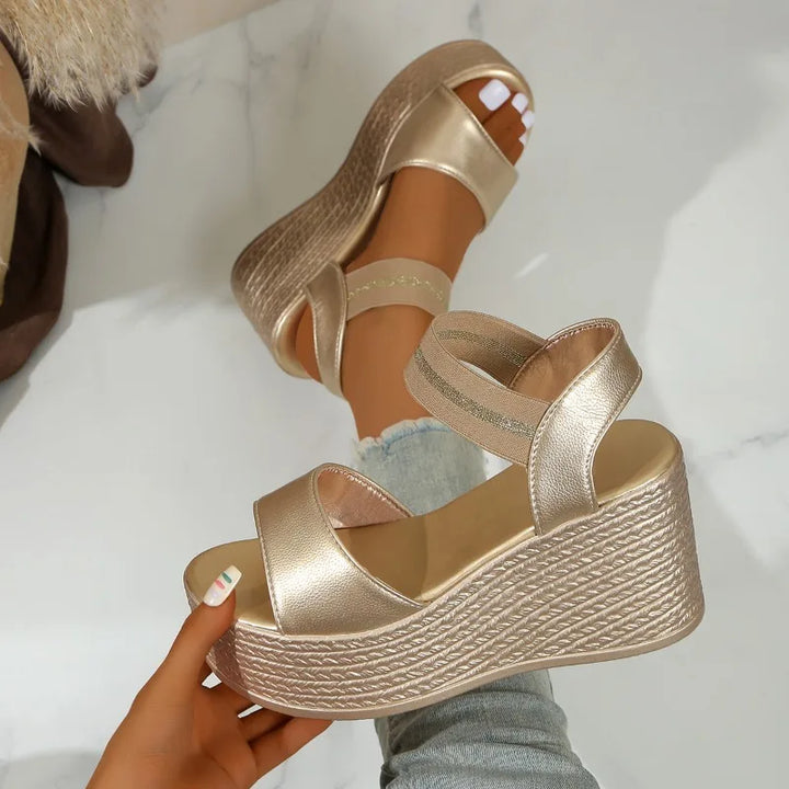 Beatrice | Sandali infradito con zeppa
